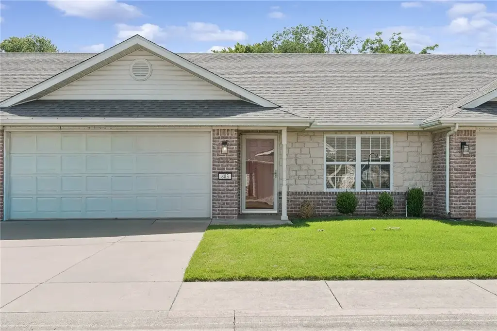 803 N 19th Street, Rogers