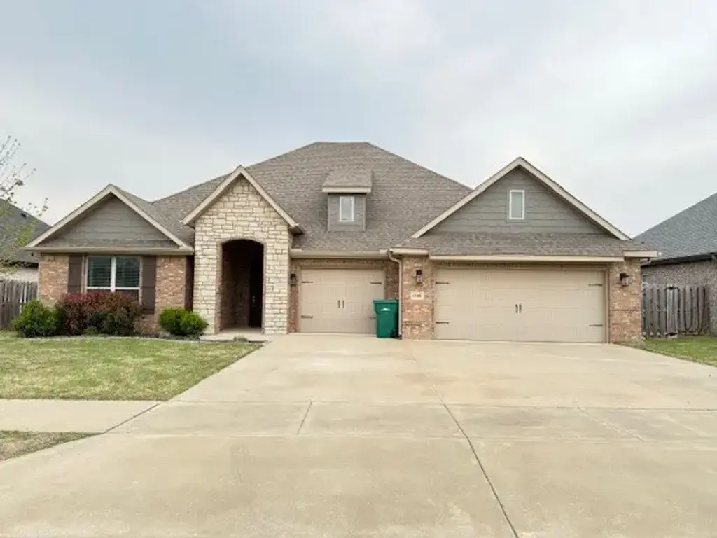1500 Blue Moon Road, Centerton
