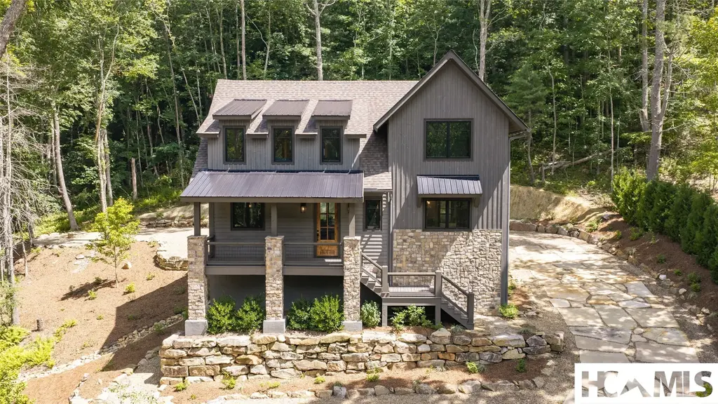11 E Fish Camp Trail, Glenville