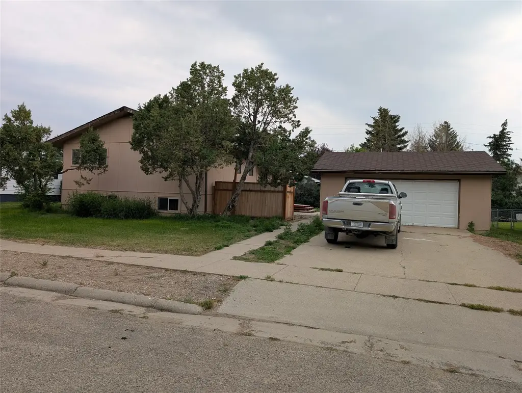 864 Hill Avenue, Shelby