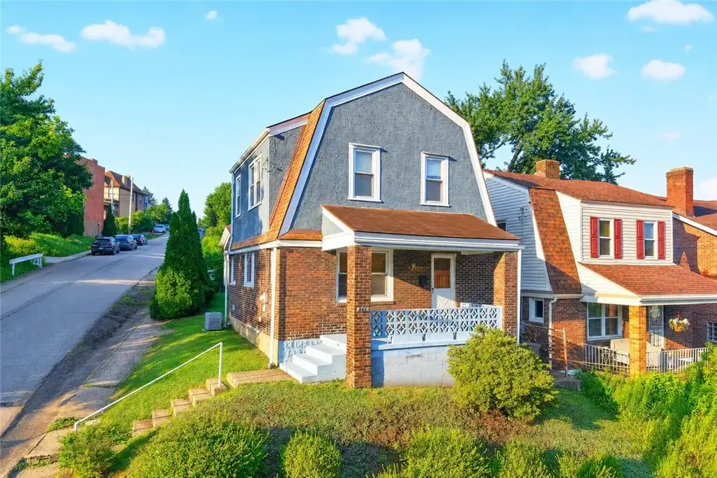 842 Greenfield Avenue , Greenfield