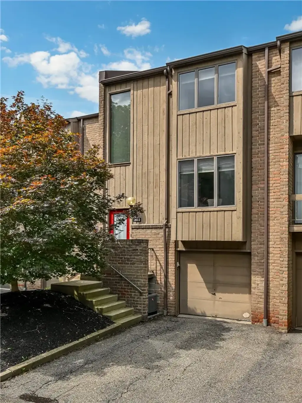 302 Elm Court , Ross