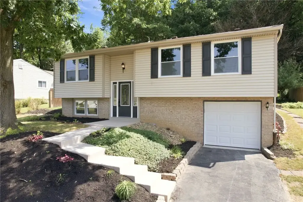 1613 Shawmut Drive , Shaler