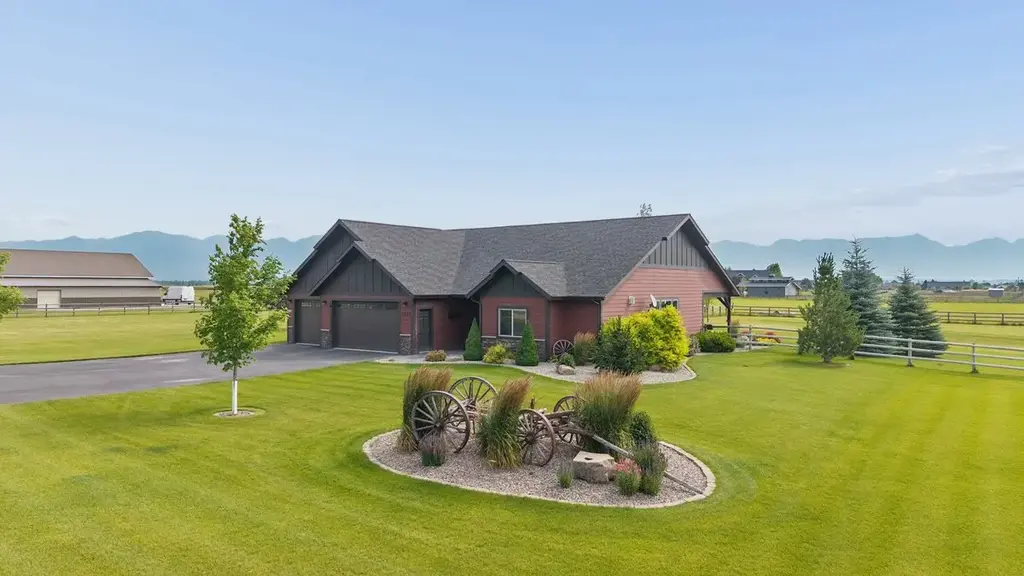 1620 Moon Bow Loop, Kalispell