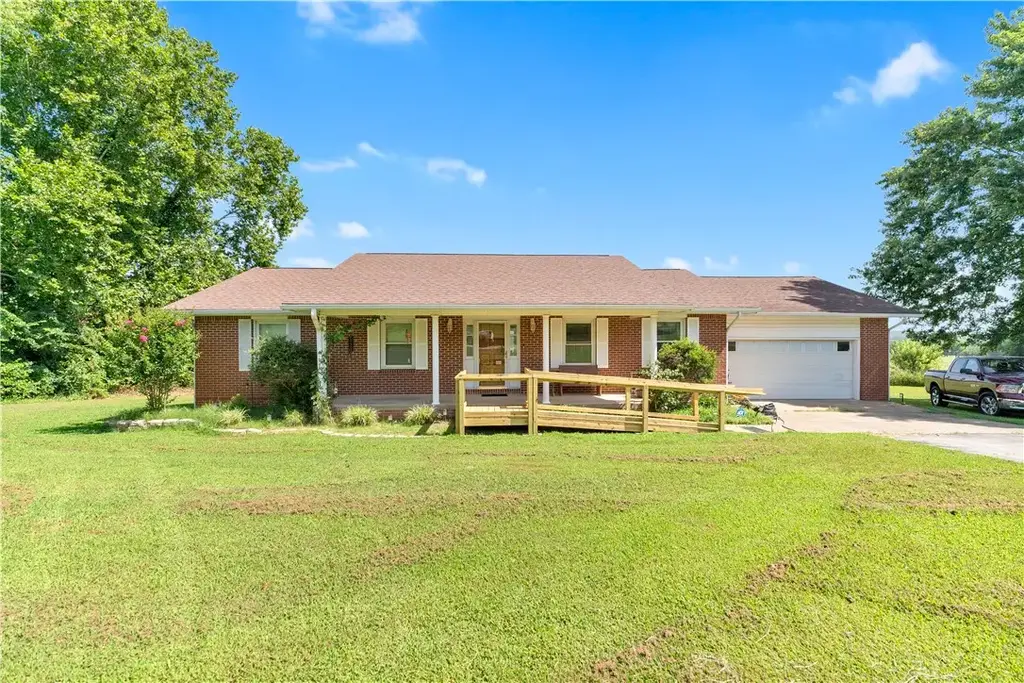 102 Jenkins Road, Prairie Grove