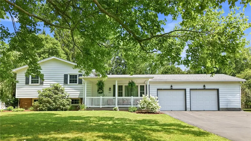7 Redwood Drive , Hempfield