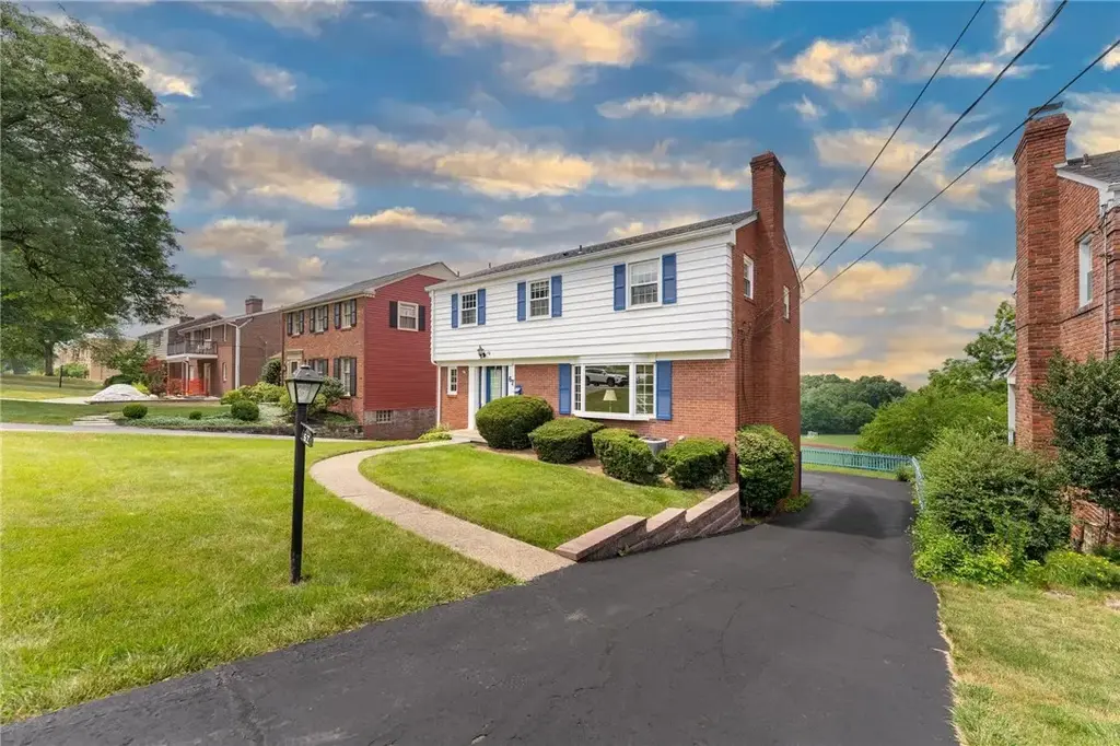 67 Moffett Street, Mt Lebanon