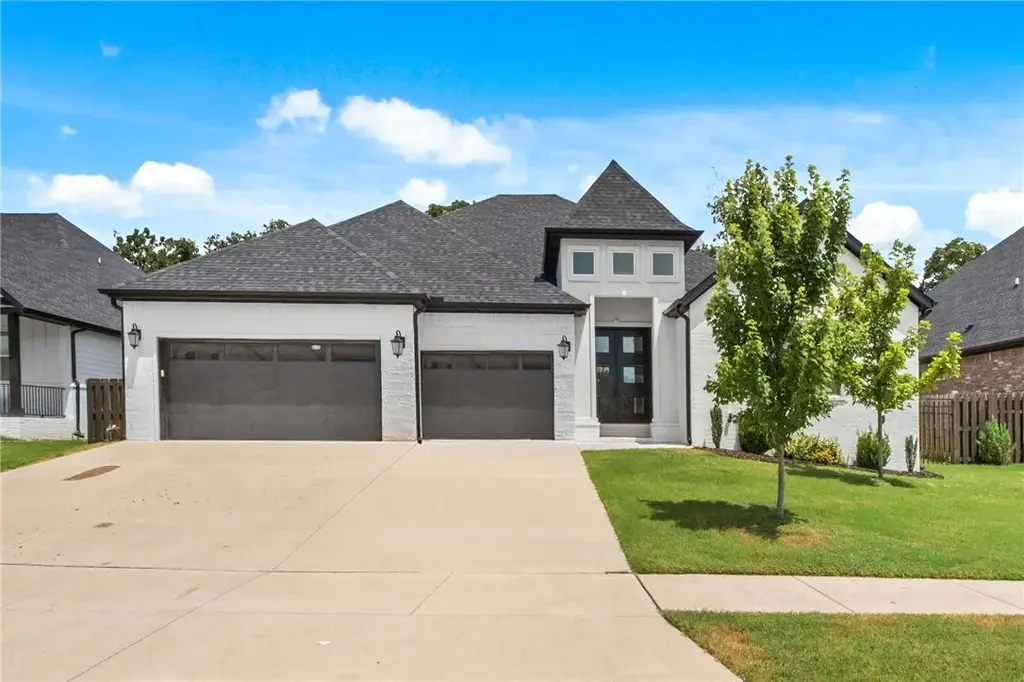 1440 Westridge Lane, Centerton