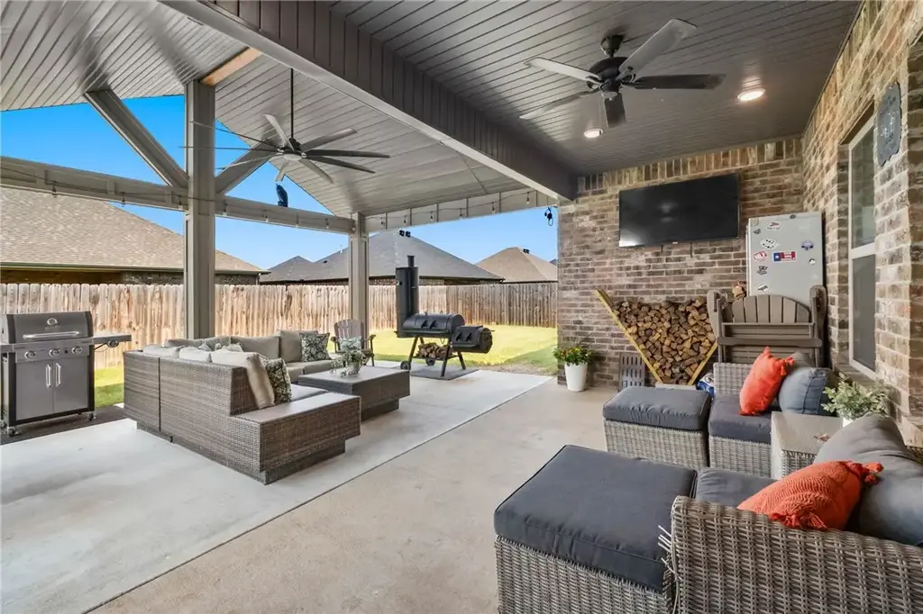 1025 Tracey Lane, Pea Ridge