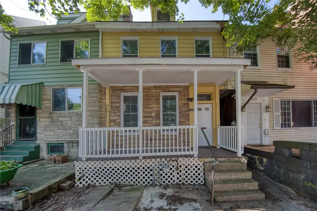 1437 Nixon Street , Manchester