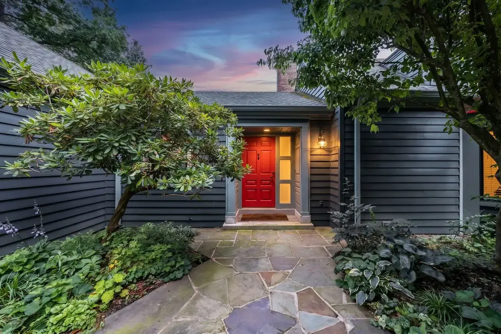 2128 State Route 711, Cook
