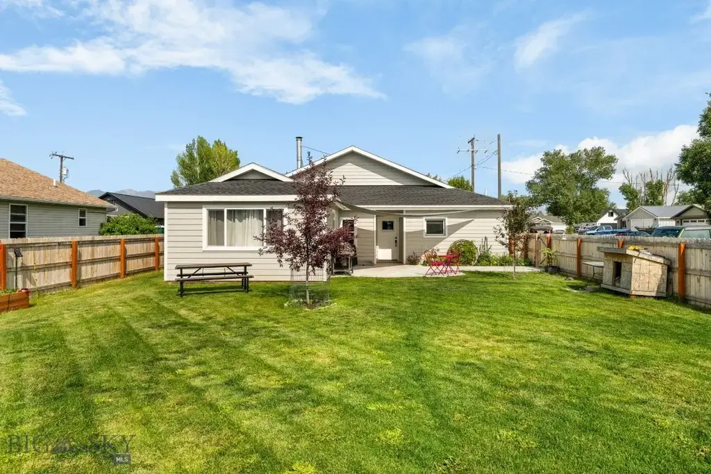 510 N Main Street, Twin Bridges