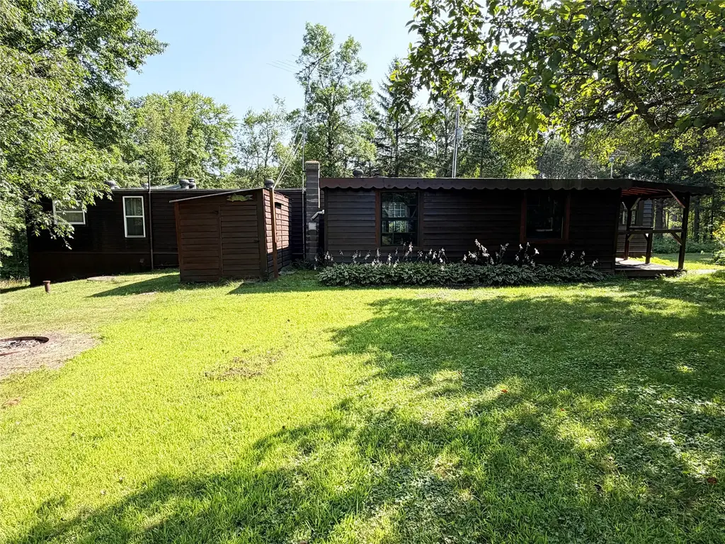 6625 N State Highway 27, Ladysmith