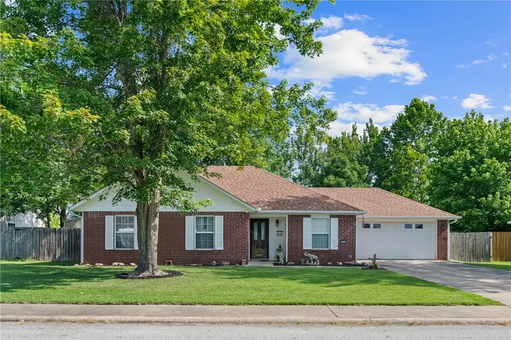 2224 S Brandi Drive, Fayetteville