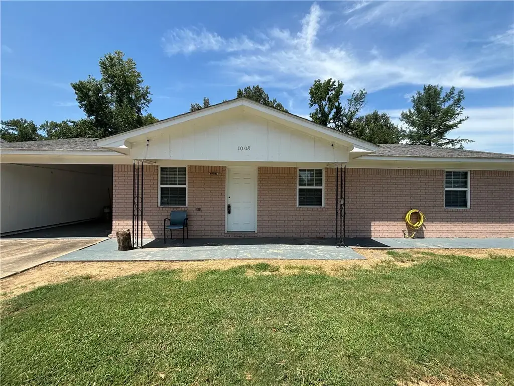 1008 S Muskogee Avenue, Russellville