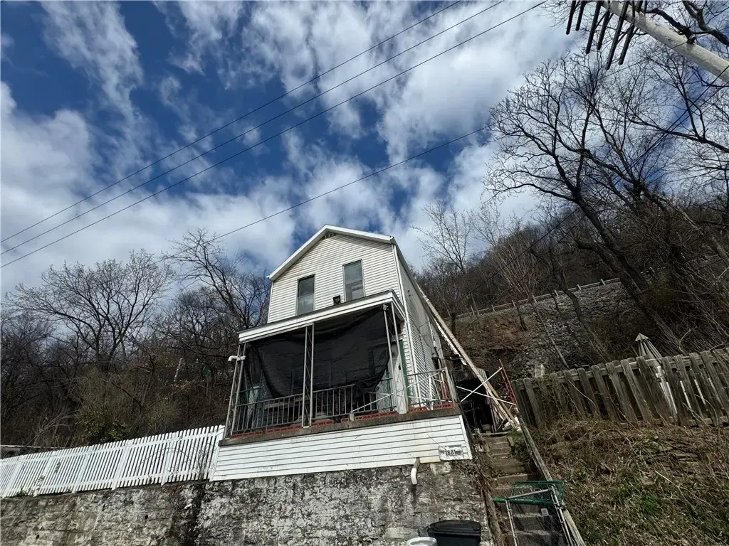 1881 Noble Street , Sharpsburg