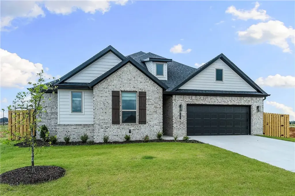 803 Jenison Road, Tontitown