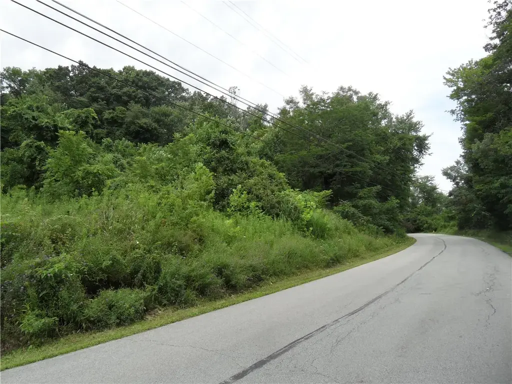 Tr502 Old Route 51, Menallen