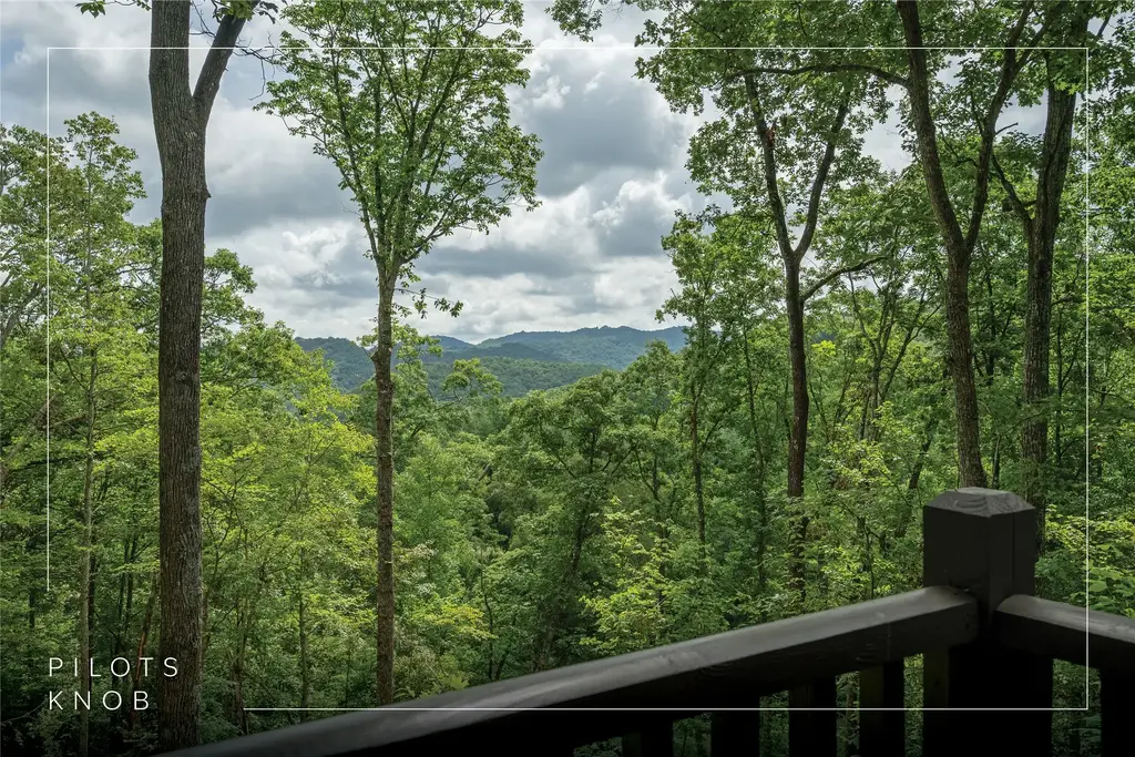 364 Bridgestone Drive, Glenville