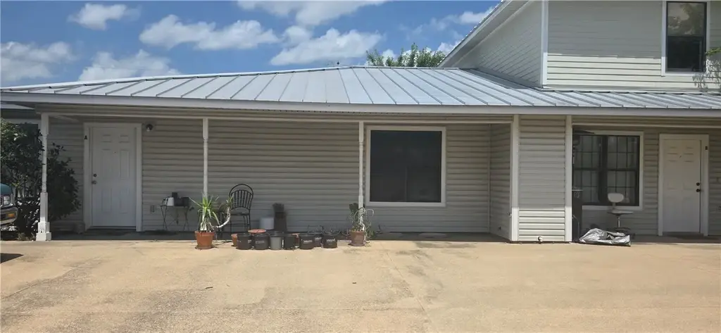 405 Live Oak Street A, College Station