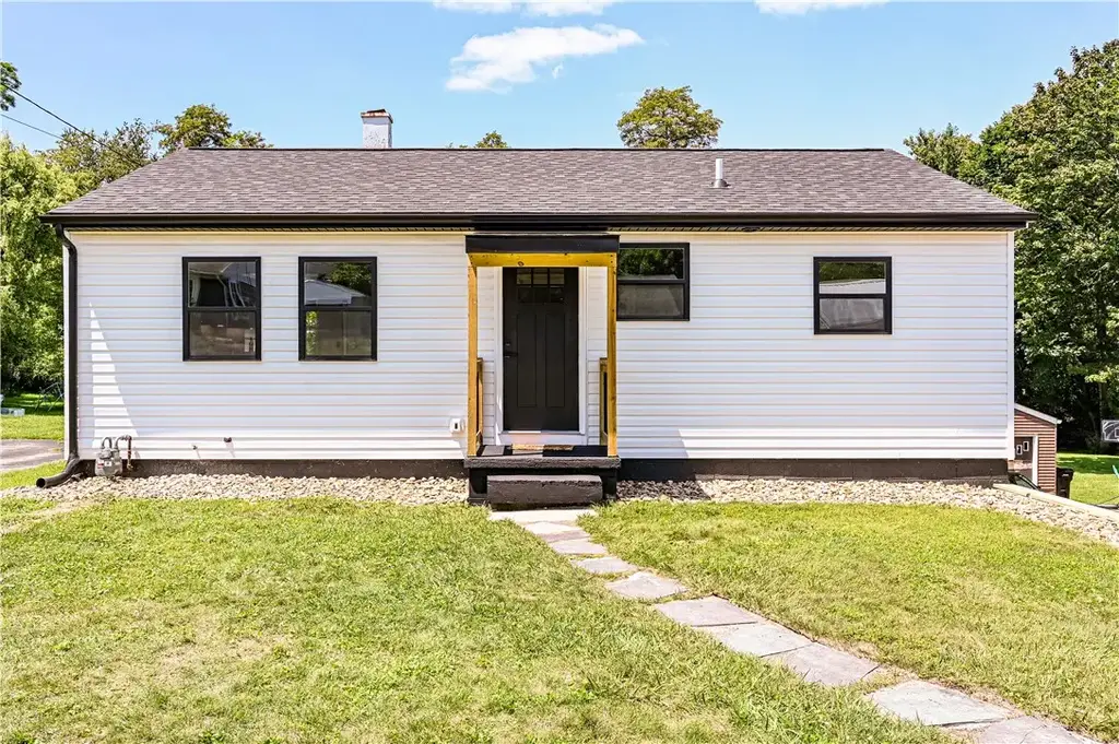 220 Porter Drive, North Huntingdon