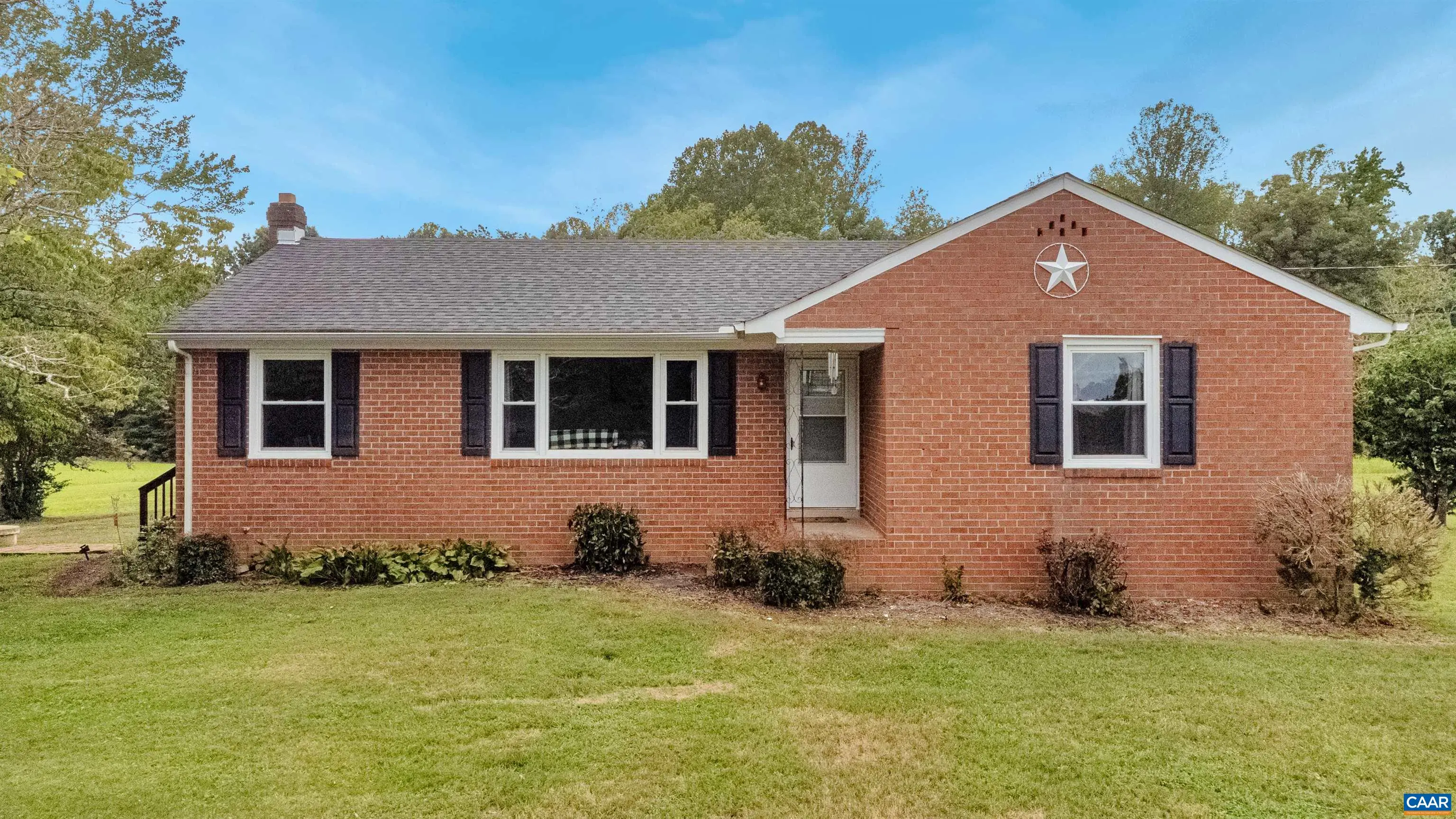 615 Chapel Dr W, Bumpass