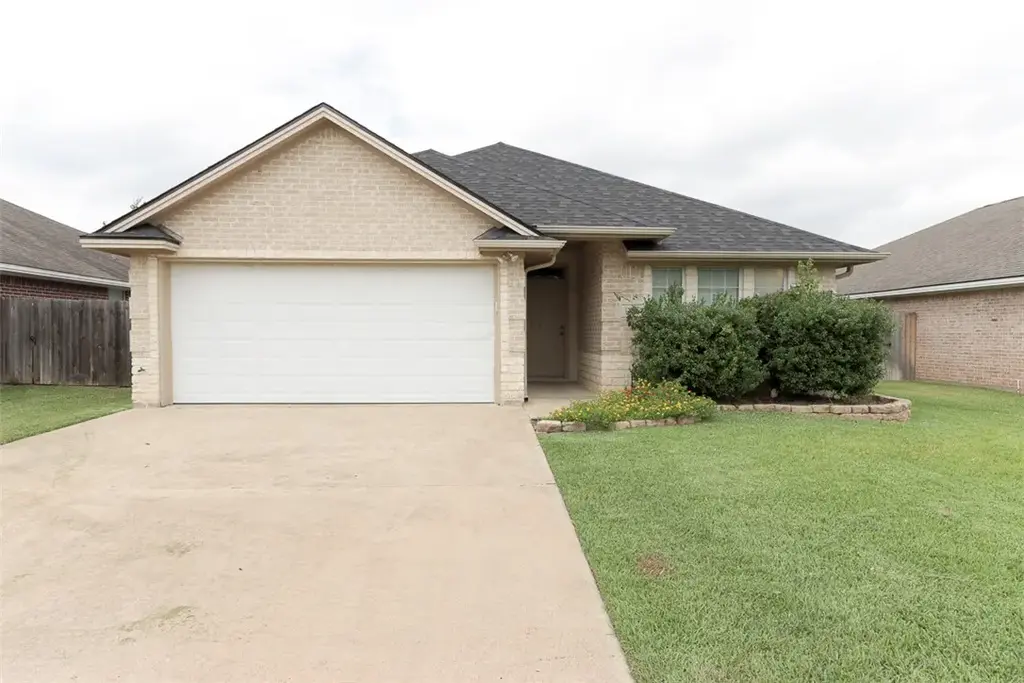 113 Karten Lane, College Station