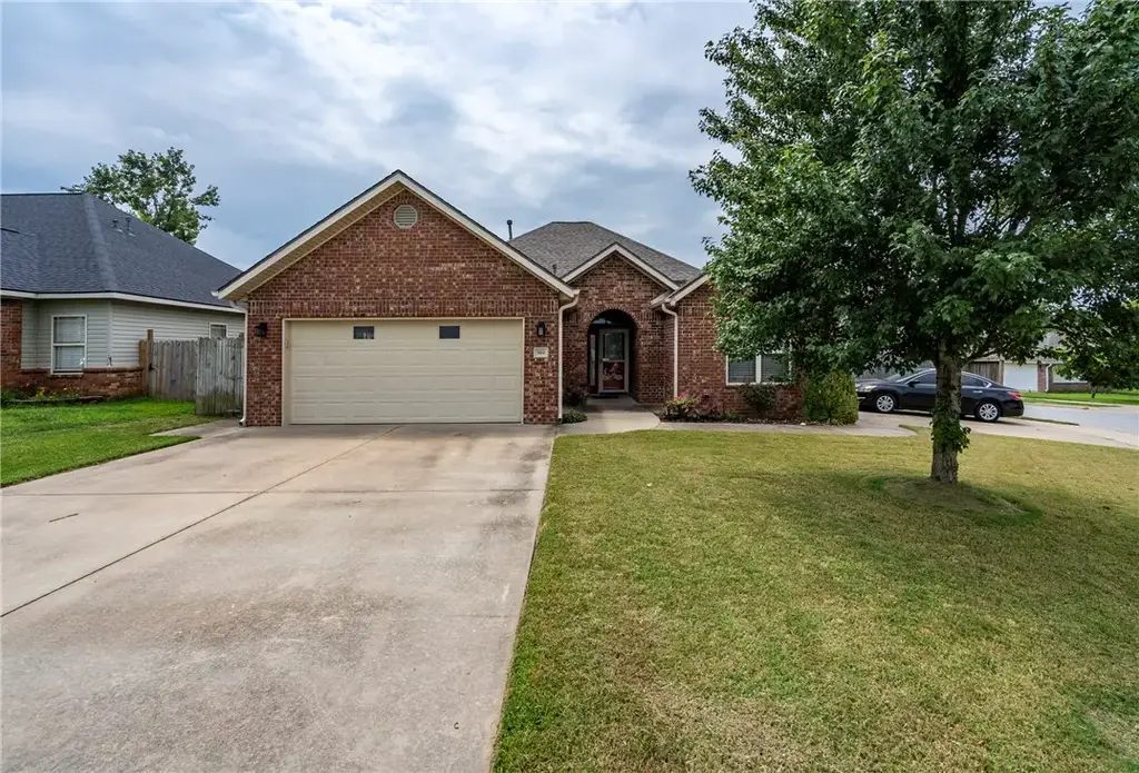 804 Gail Drive, Siloam Springs