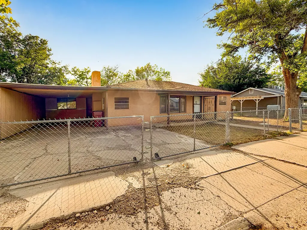 621 Campana Drive, Belen