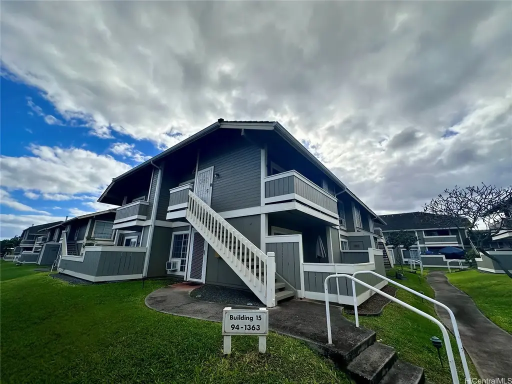 94-1363 Kulewa Loop # 15u, Waipahu