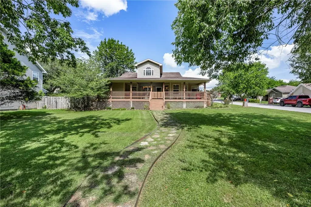 20600 Lakeshore Drive, Springdale
