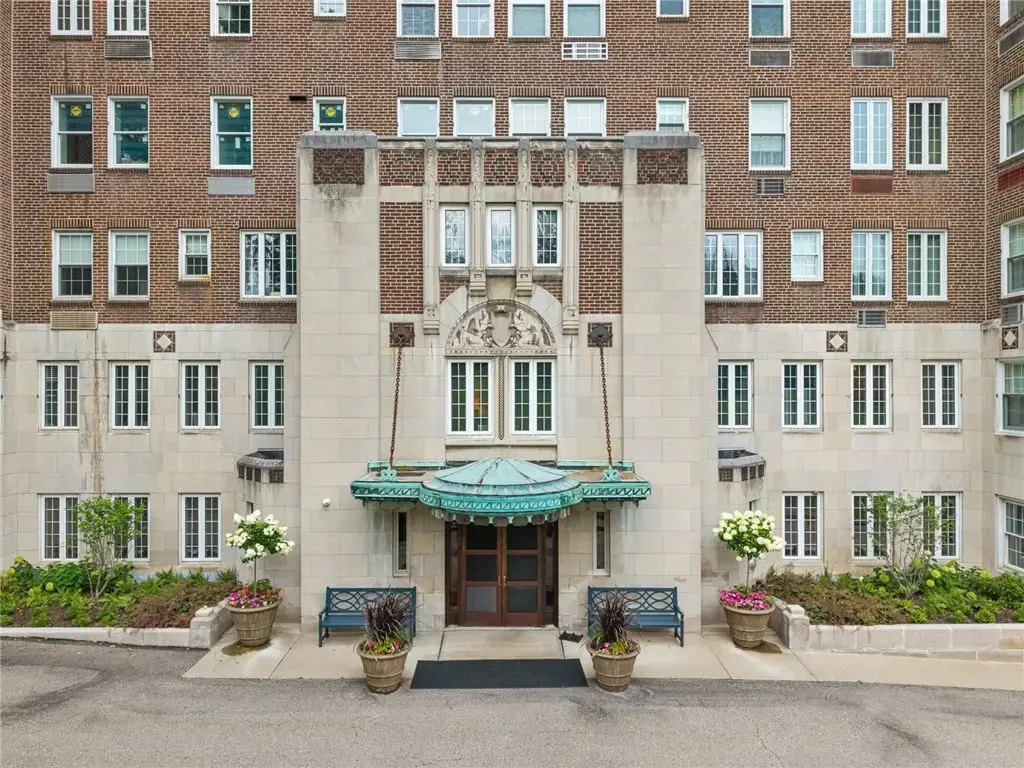 5023 Frew Street 3b, Squirrel Hill