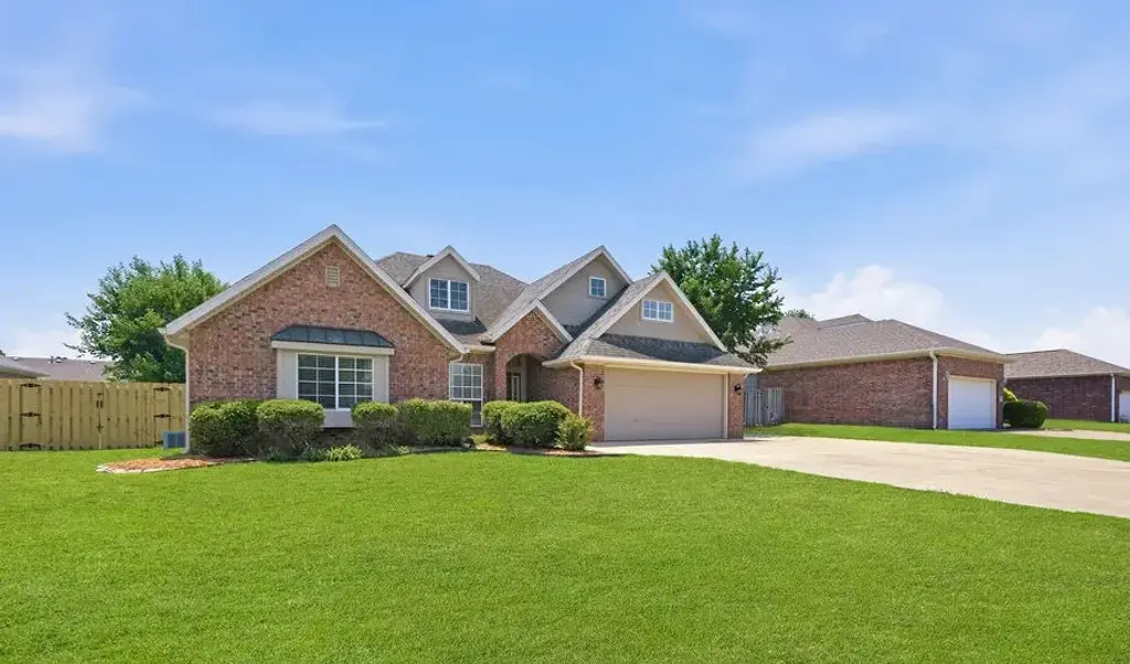 2201 Sw Juniper Avenue, Bentonville