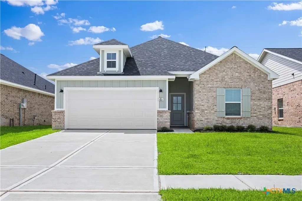 312 Cardinal Drive, Port Lavaca
