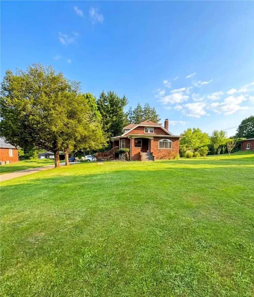 3941 New Castle Road , Shenango