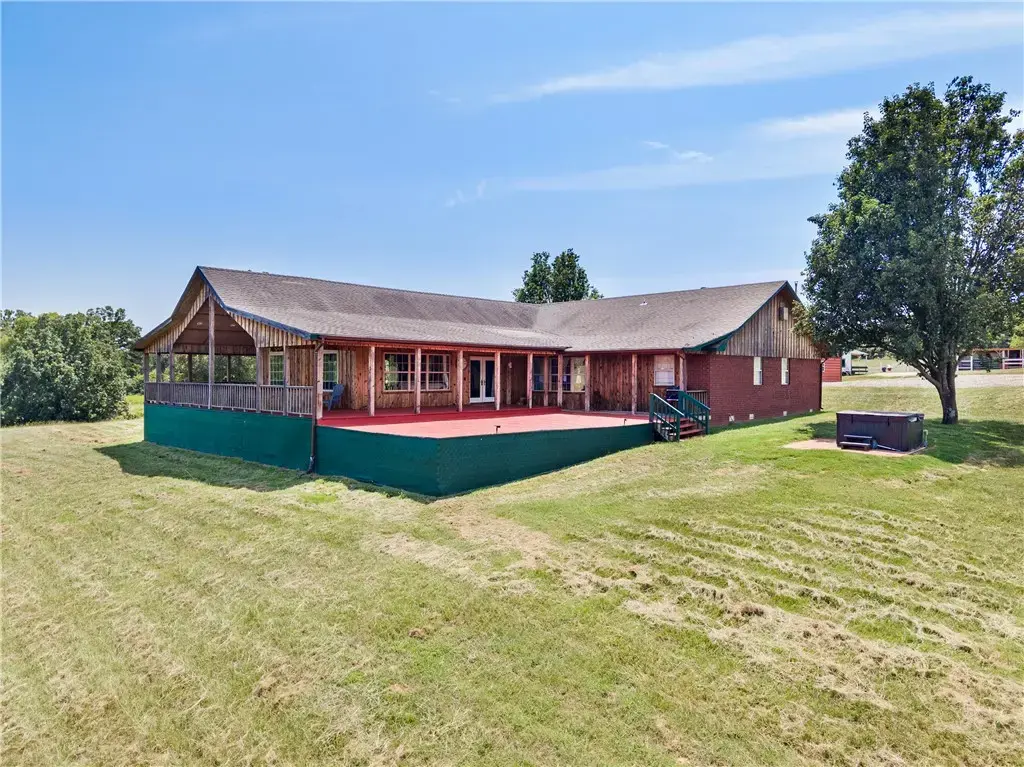 4923 Wire Road, Ozark