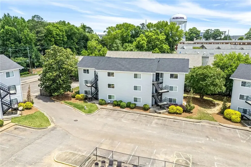 557 W Glenn Ave B-301, Auburn
