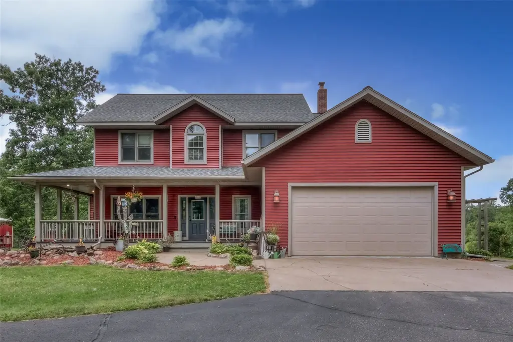 4825 N Taylor Road, Ladysmith