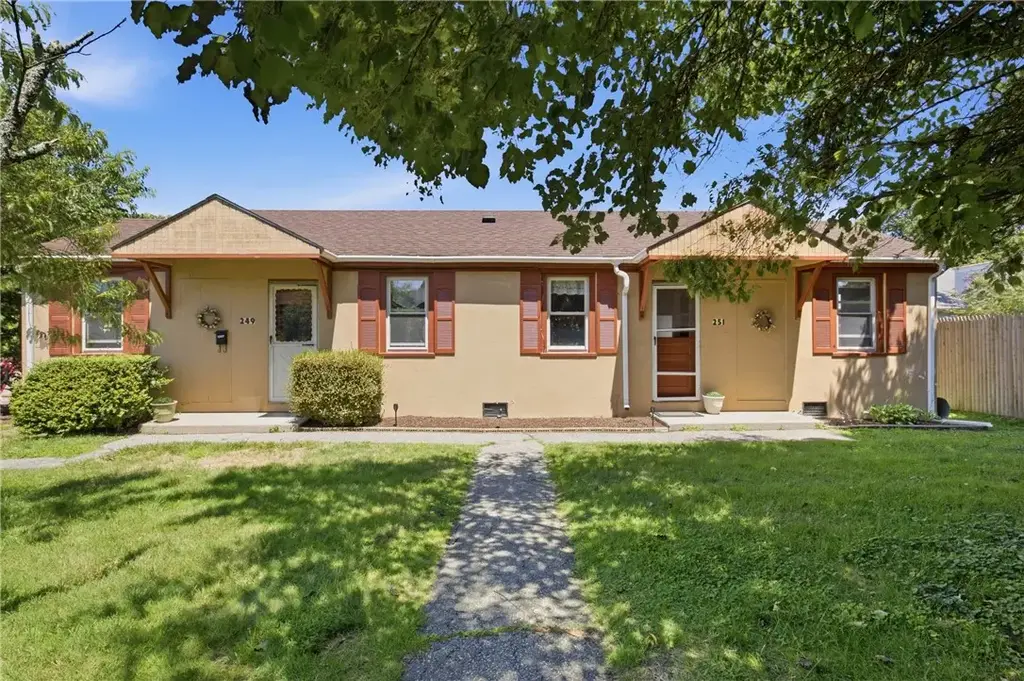 249 West Main Rd, Middletown