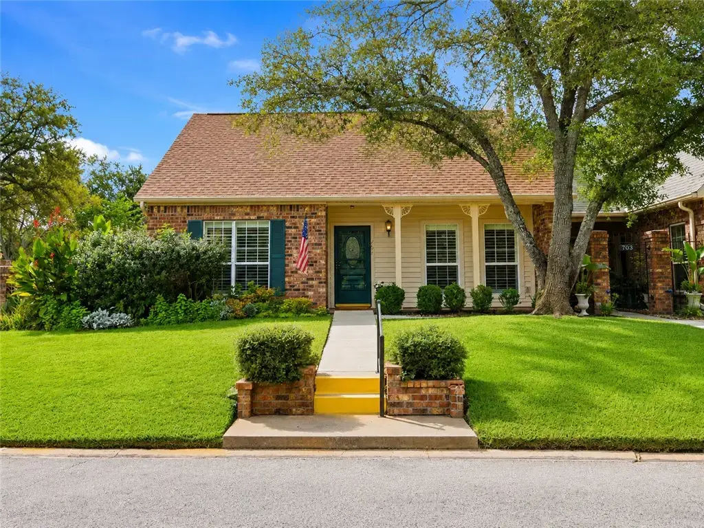 701 Walker Street, Bryan