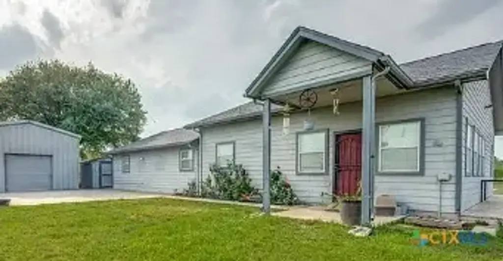 256 County Road 481, Gonzales