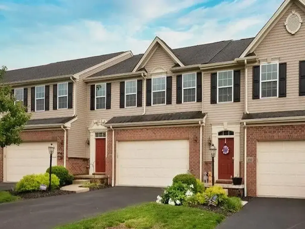 352 Maple Ridge, Canonsburg