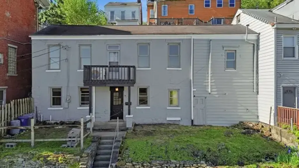 1908 18th Street , South Side