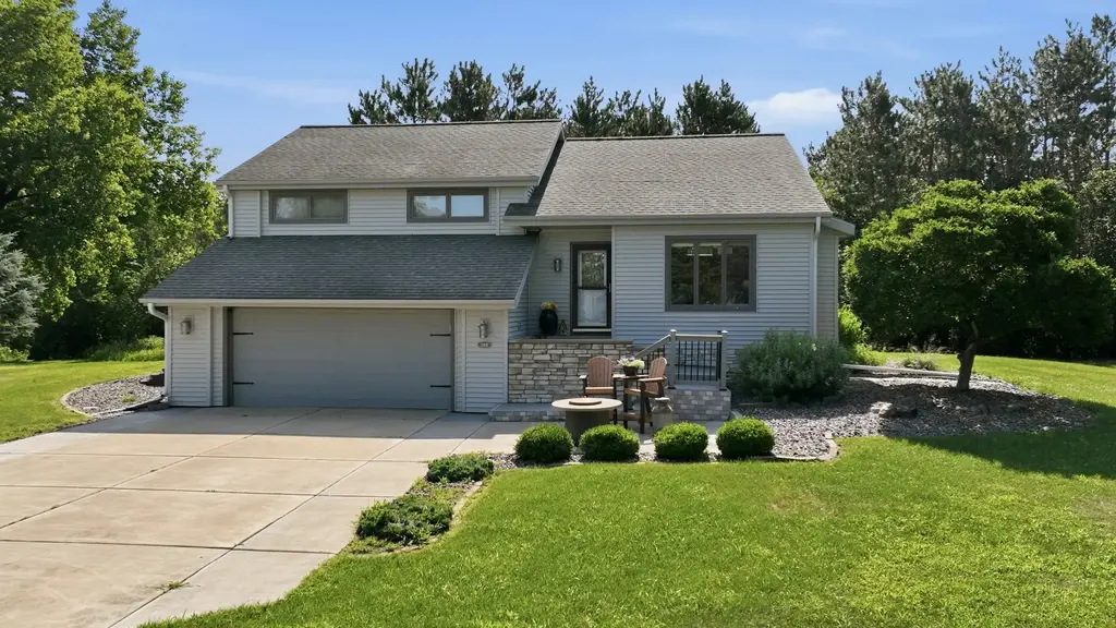 2416 Aurora Circle Ne, Menomonie