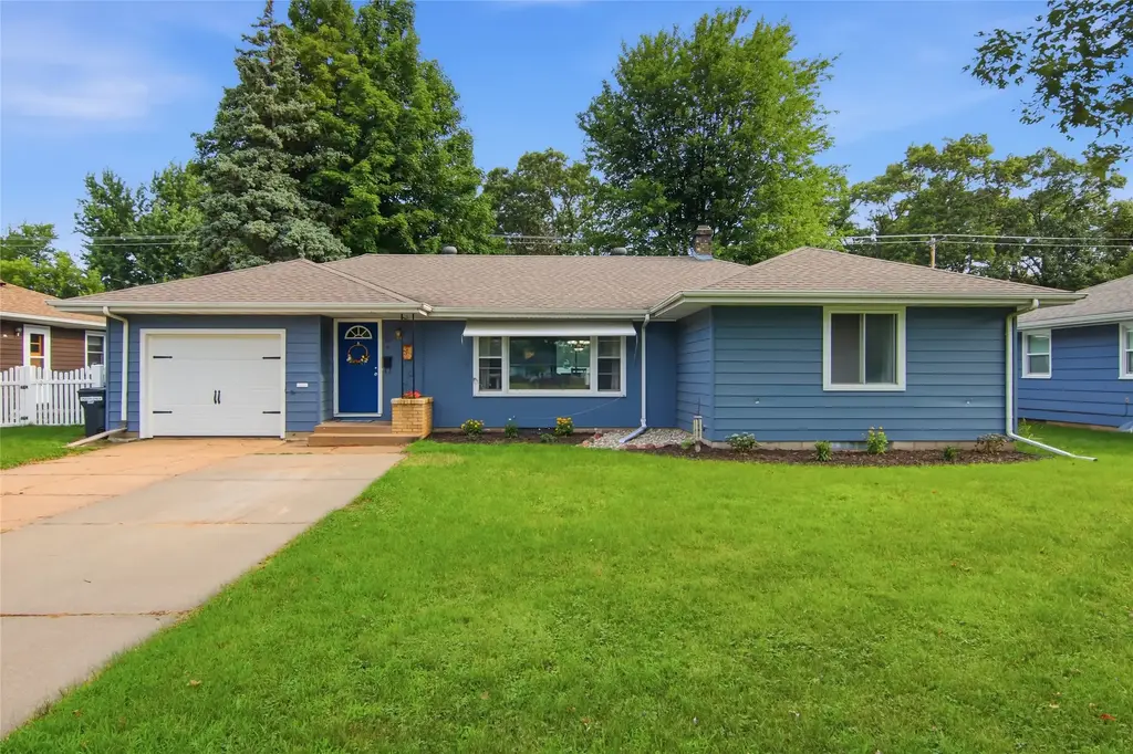 904 E Lexington Boulevard, Eau Claire