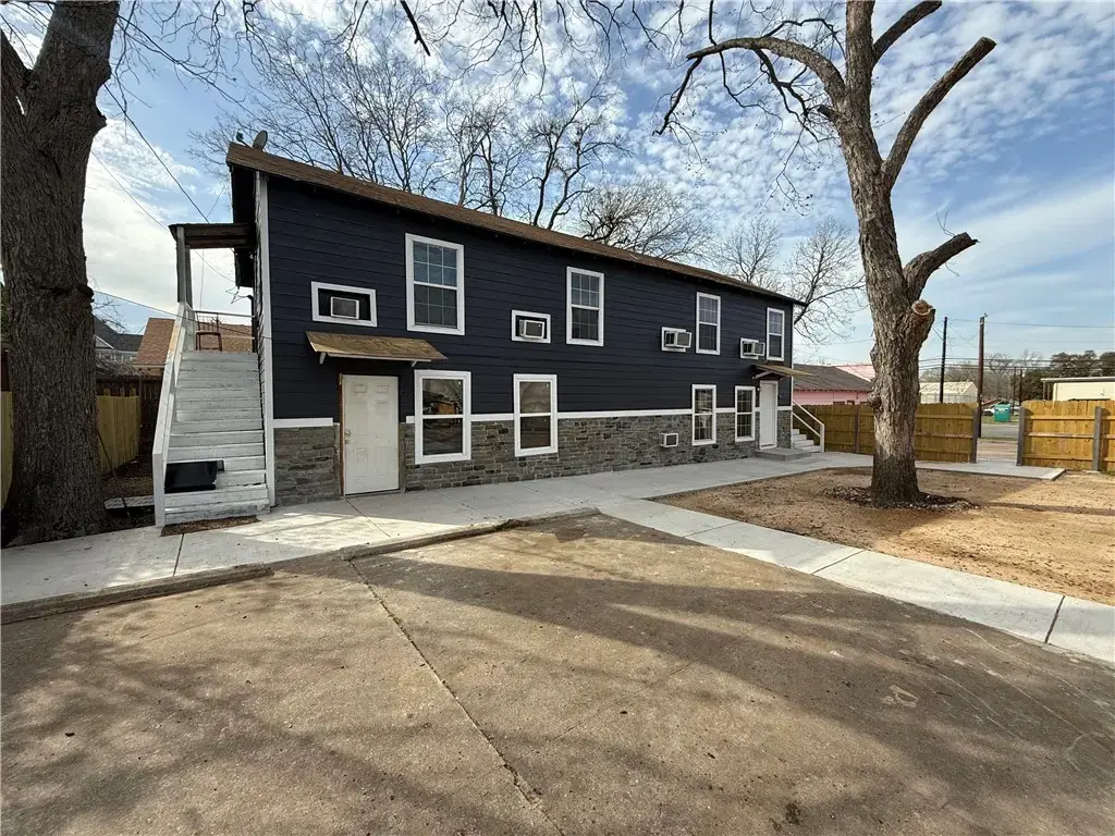 405 W Wm J Bryan Parkway B2, Bryan
