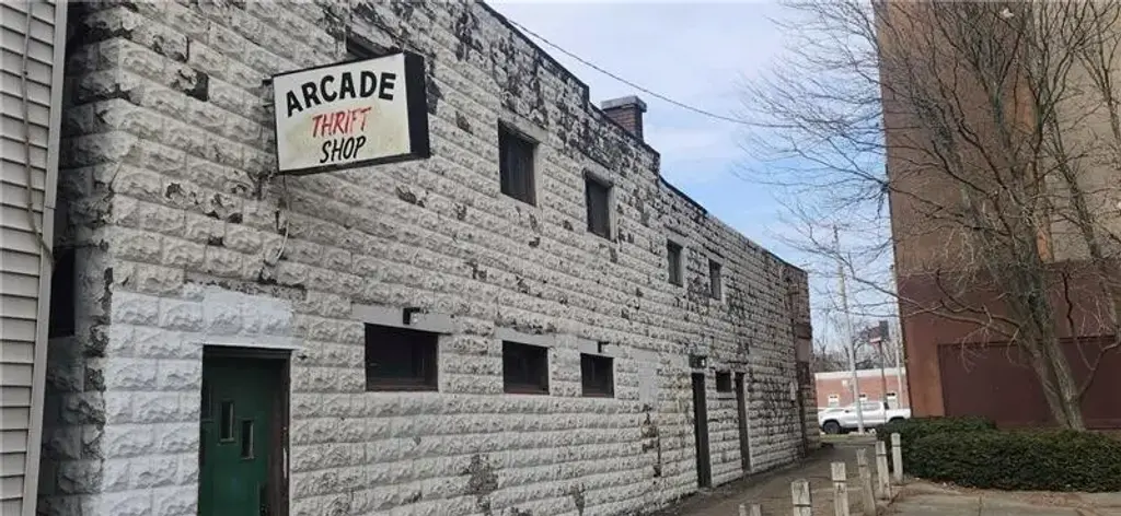 88 State Street , Sharon