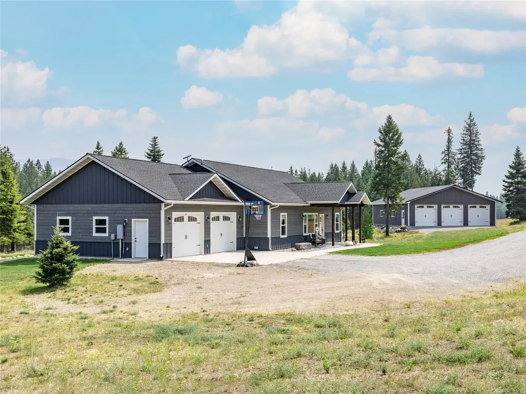 57 Triple J Loop, Trout Creek