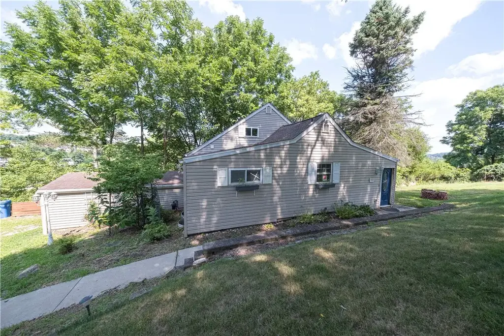 3331 Reiland Street , Whitehall