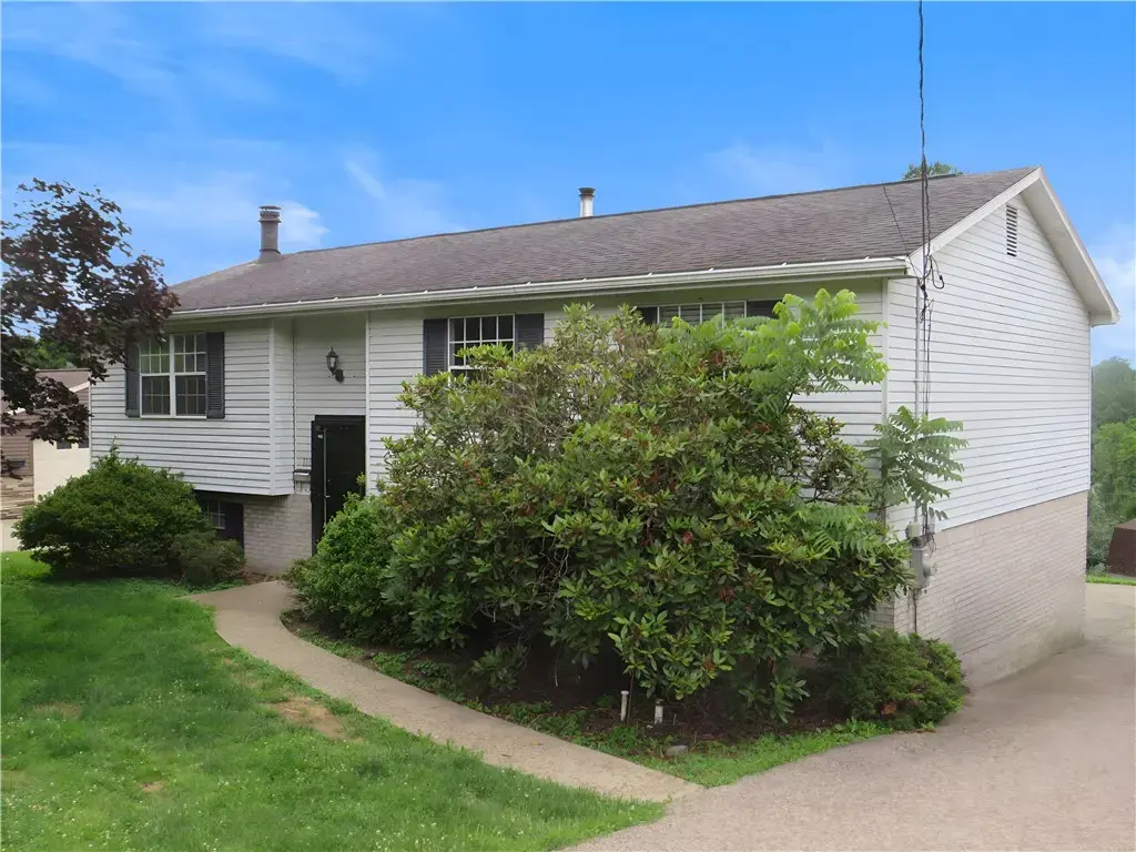 115 Bristol Lane , Hempfield